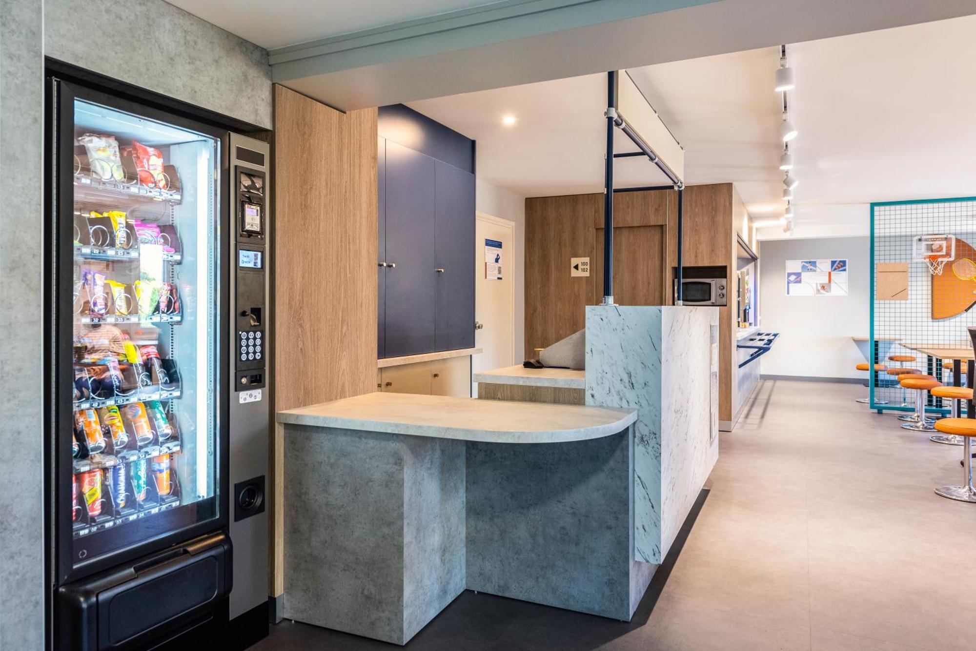 Ibis Budget Villefranche Limas Exteriér fotografie