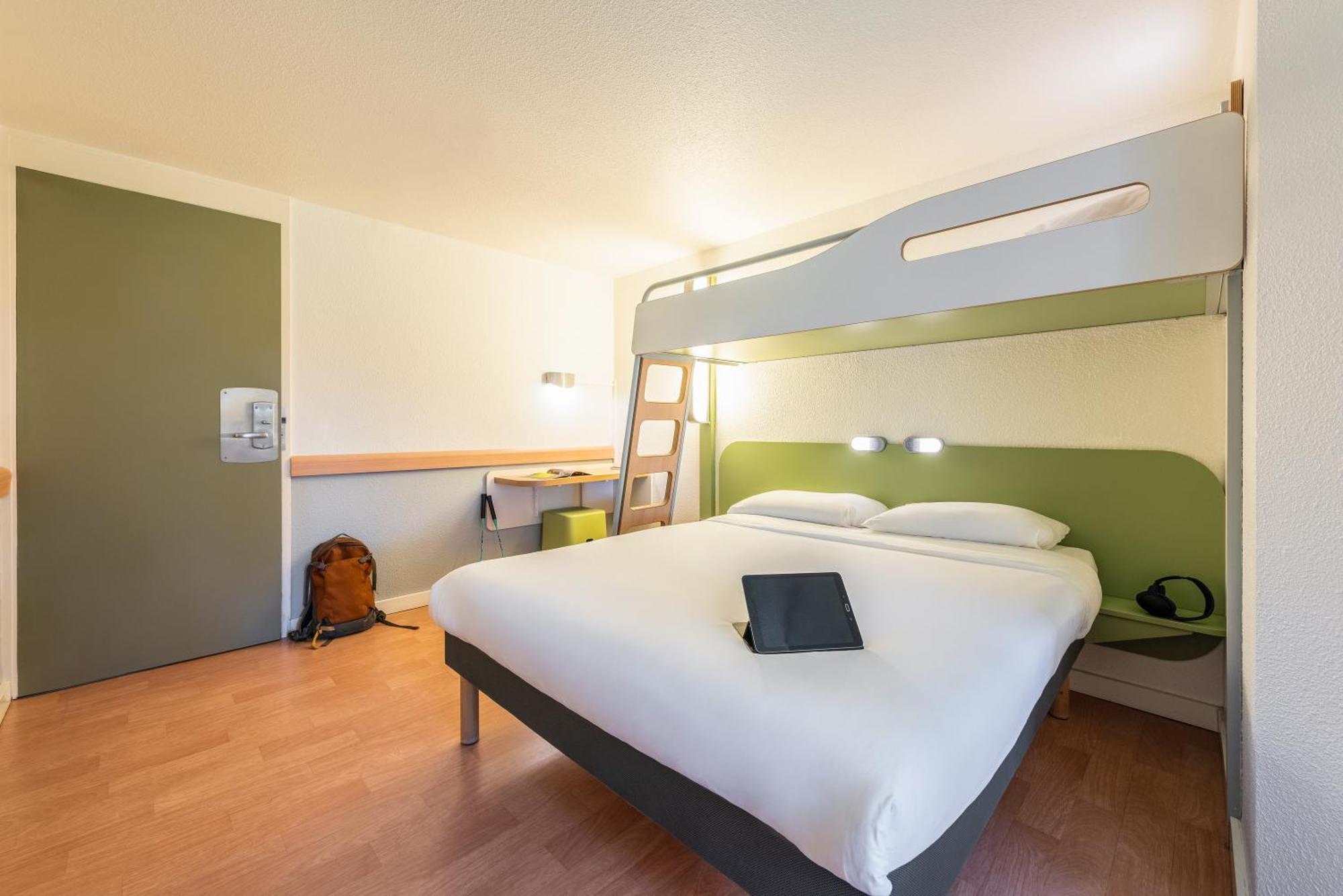 Ibis Budget Villefranche Limas Exteriér fotografie