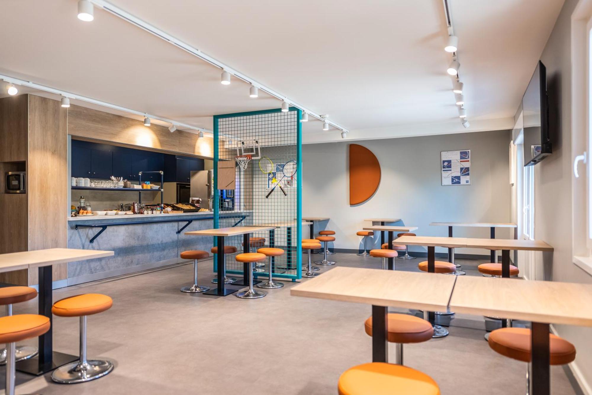 Ibis Budget Villefranche Limas Exteriér fotografie